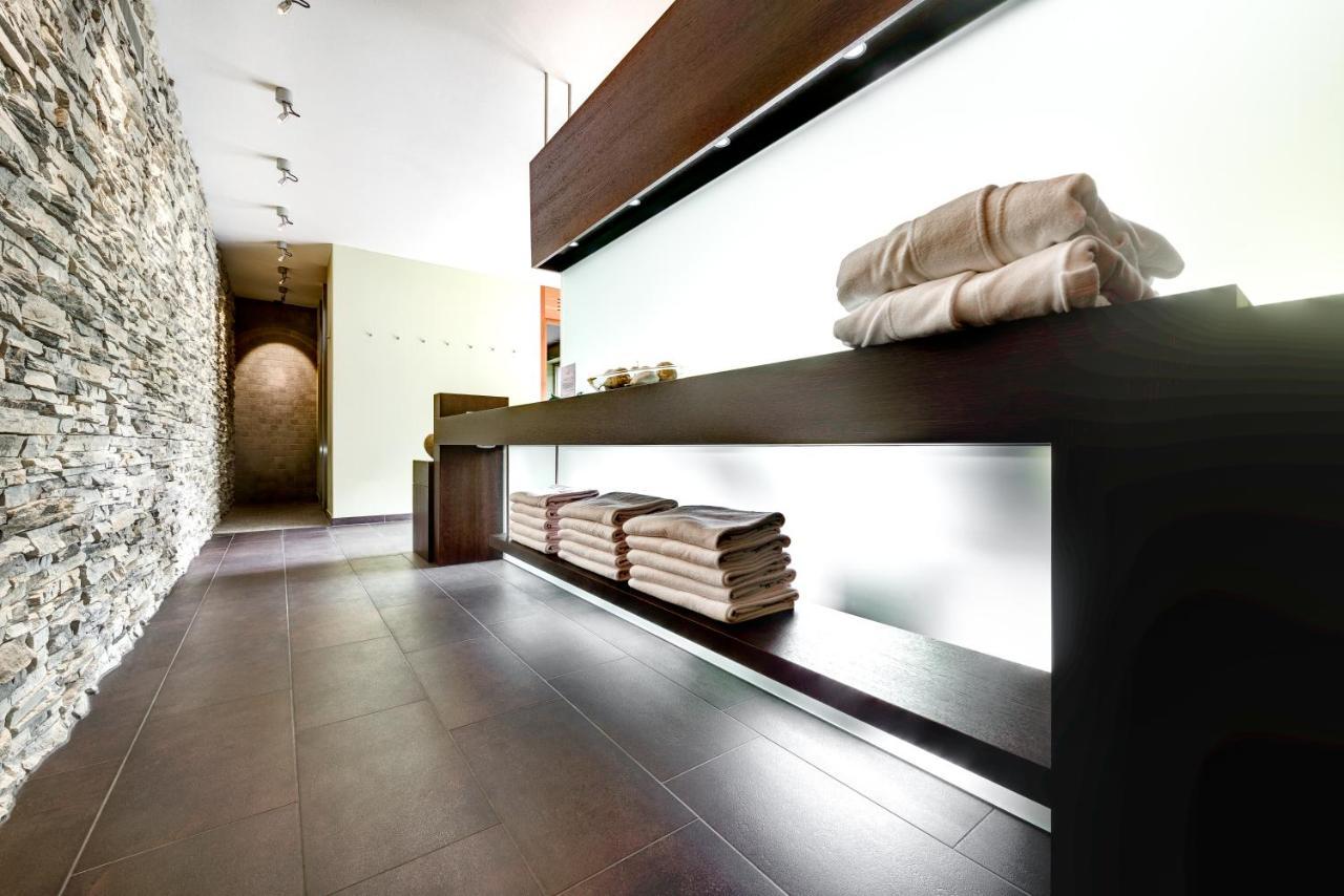 Hotel Gasthof Kreuz Sonntag Екстер'єр фото